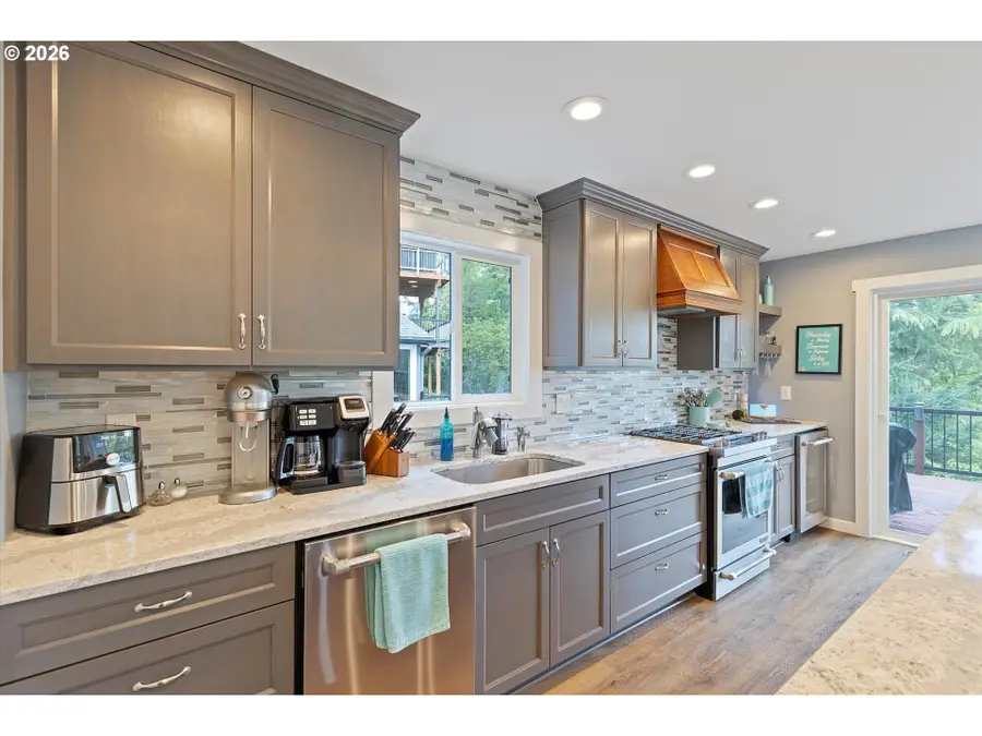 6564 Artemis Ln, Northwest Clackamas, OR 97068 - #3