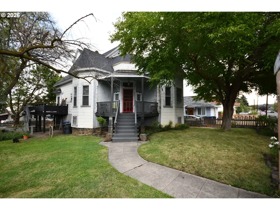 1103 E 11th St, The Dalles, OR 97058 - #2