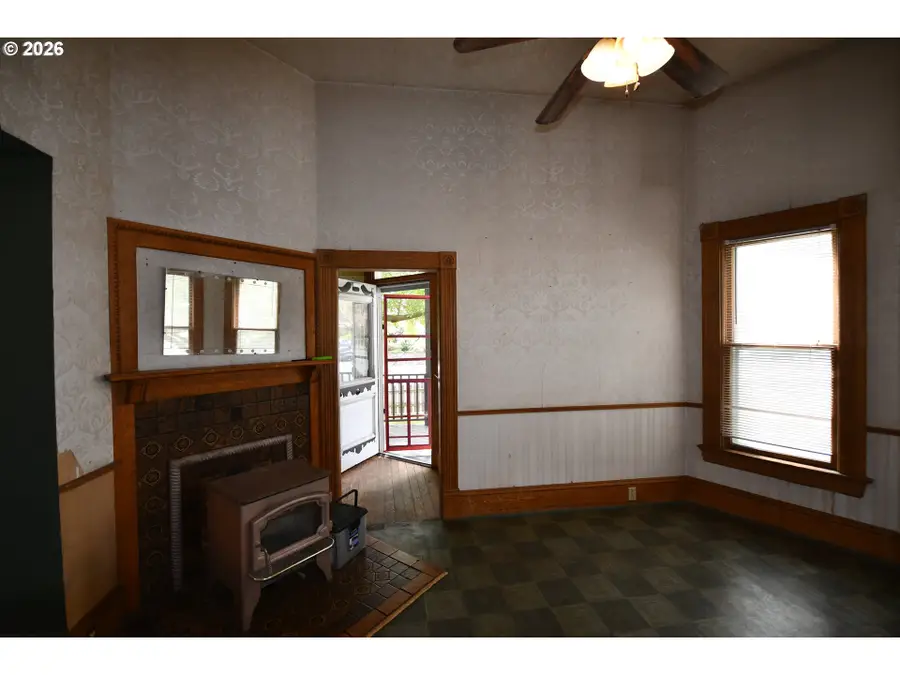1103 E 11th St, The Dalles, OR 97058 - #3