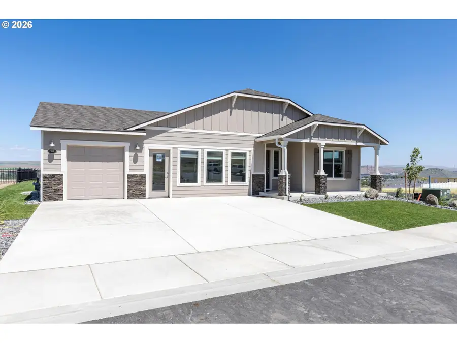 305 Taft St, Umatilla, OR 97882 - #3