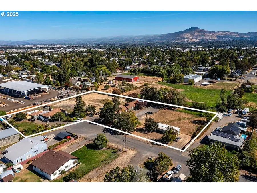 144 176 Reager St, Medford, OR 97501 - Image #2