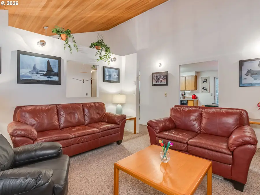 6103 NW Bernie Dr, Vancouver, WA 98663 - Image #2