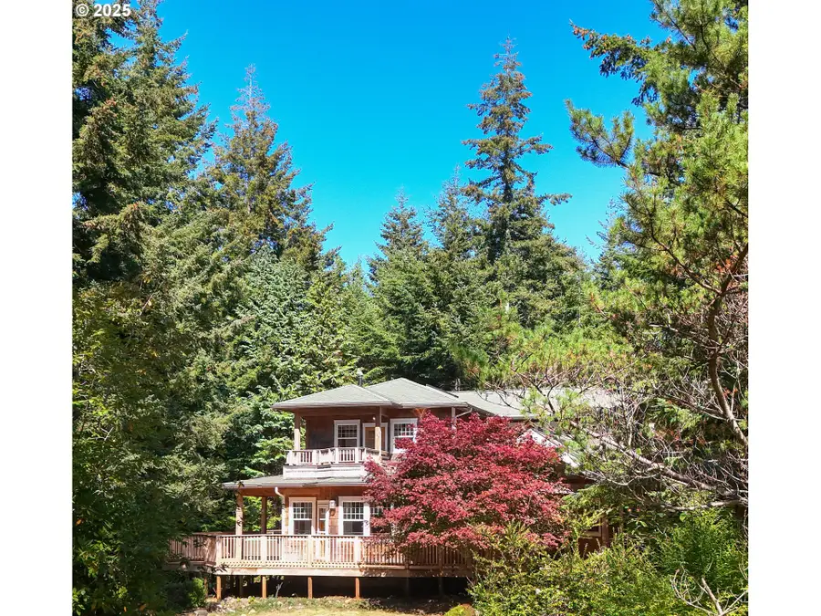 89464 Sunny Loop Ln, Bandon, OR 97411 - #3