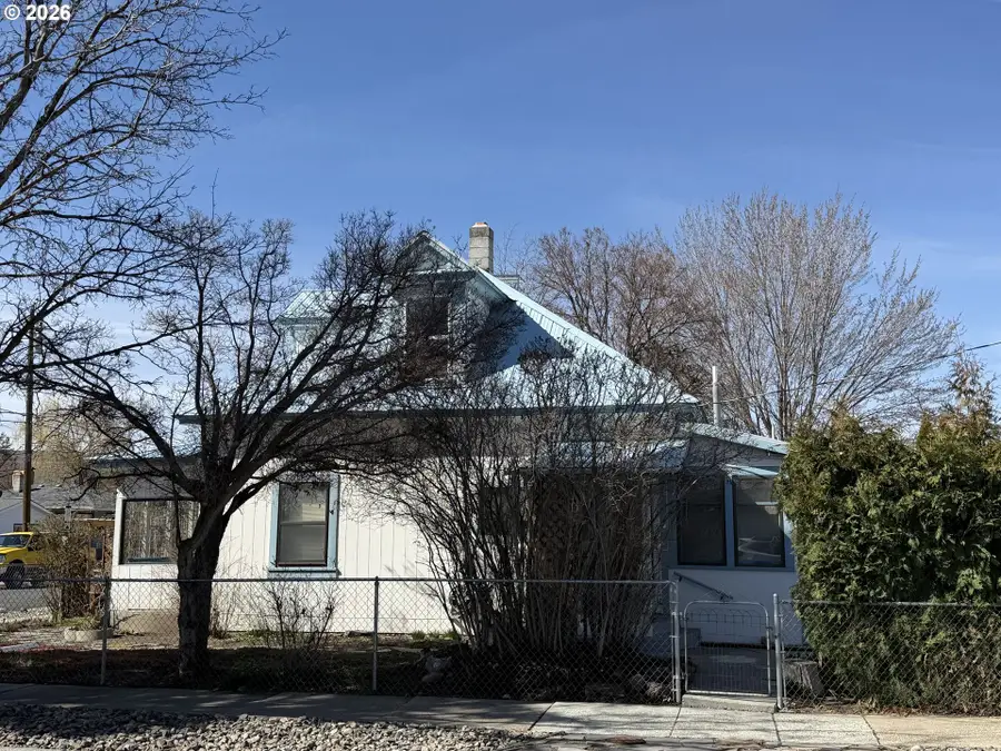 1206 Broadway St, Baker City, OR 97814 - #3