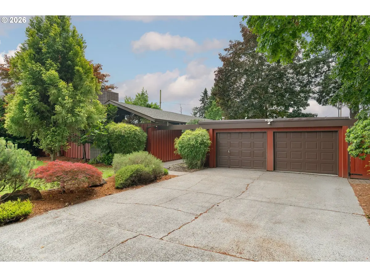 15210 NE Hoyt St, Portland, OR 97230 - #1