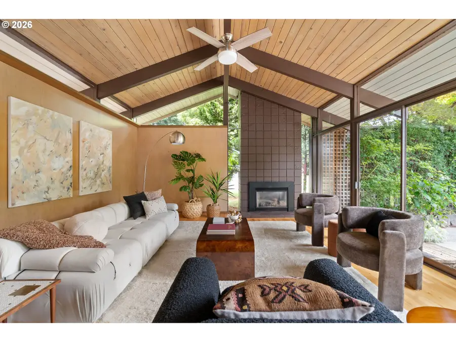 15210 NE Hoyt St, Portland, OR 97230 - #3