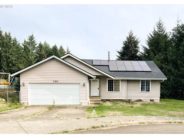 720 SW Pioneer Ct, Willamina, OR 97396
