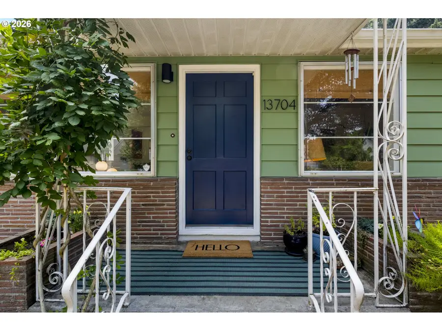13704 SE Salmon St, Portland, OR 97233 - #3