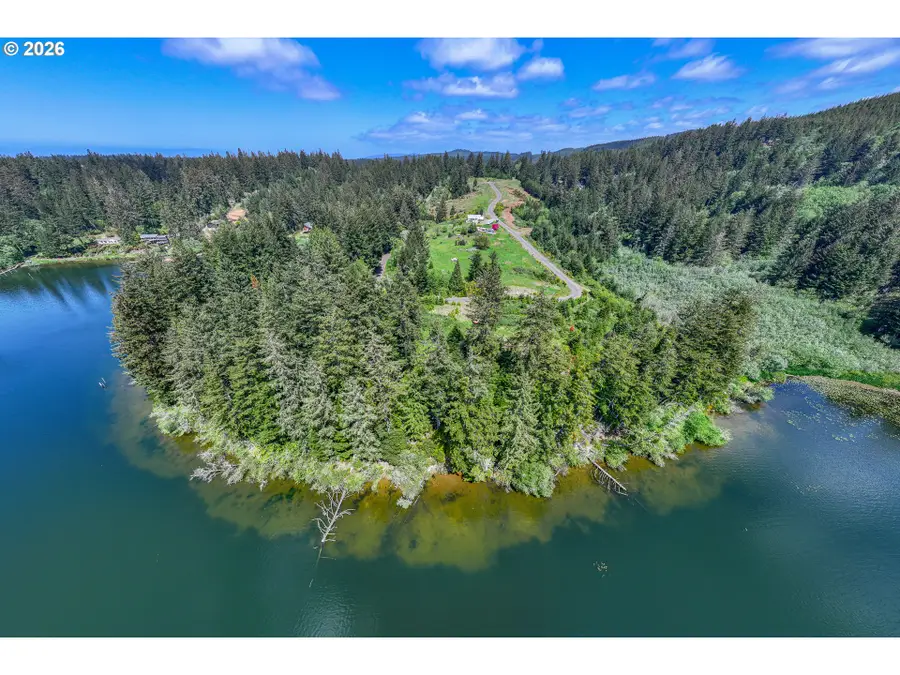 83615 Clear Lake Rd #13, Florence, OR 97439 - #3