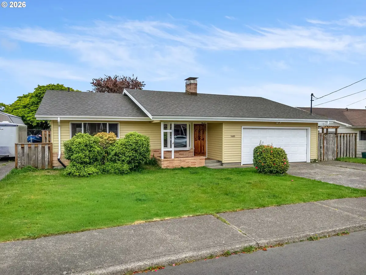 1460 4th St, Astoria, OR 97103 - #1