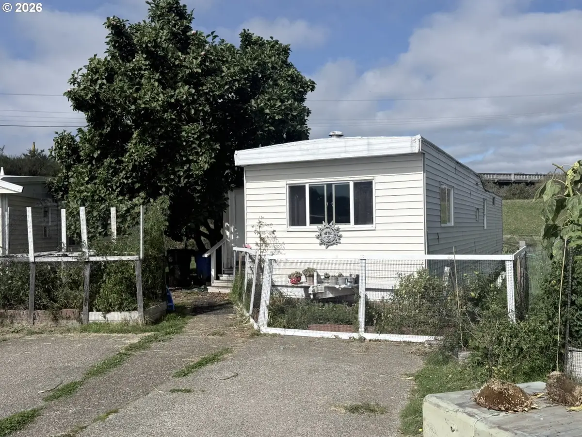 1000 N 8th St #36, Reedsport, OR 97467 - #1