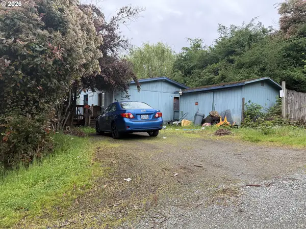 521 NW Harrison St, Canyonville, OR 97417