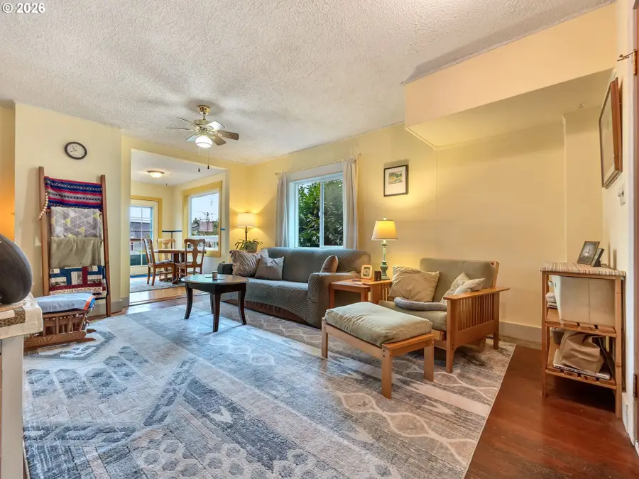 608 Florence Ave, Astoria, OR 97103 - #3