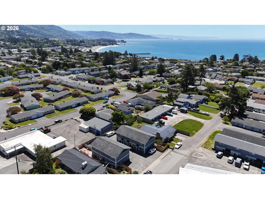 325 Matot St #B, Brookings, OR 97415 - #2