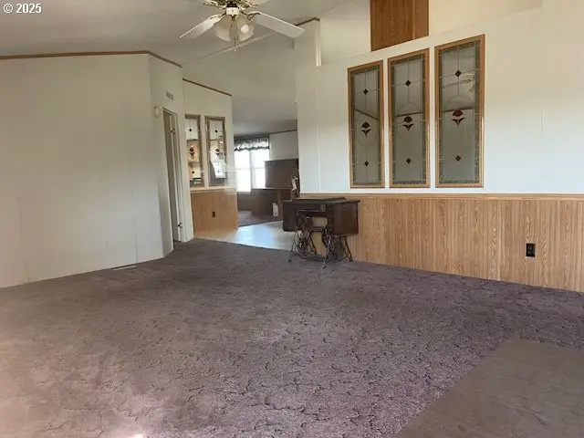 328 S State St, Sutherlin, OR 97479 - Image #2