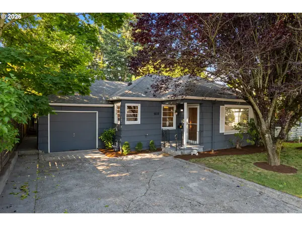 9218 SE Washington St, Portland, OR 97216