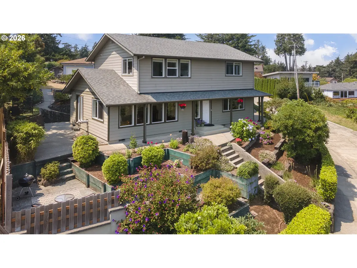1389 Bayview Ave, North Bend, OR 97459 - #1