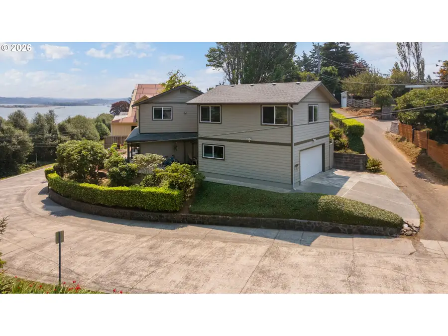 1389 Bayview Ave, North Bend, OR 97459 - #2
