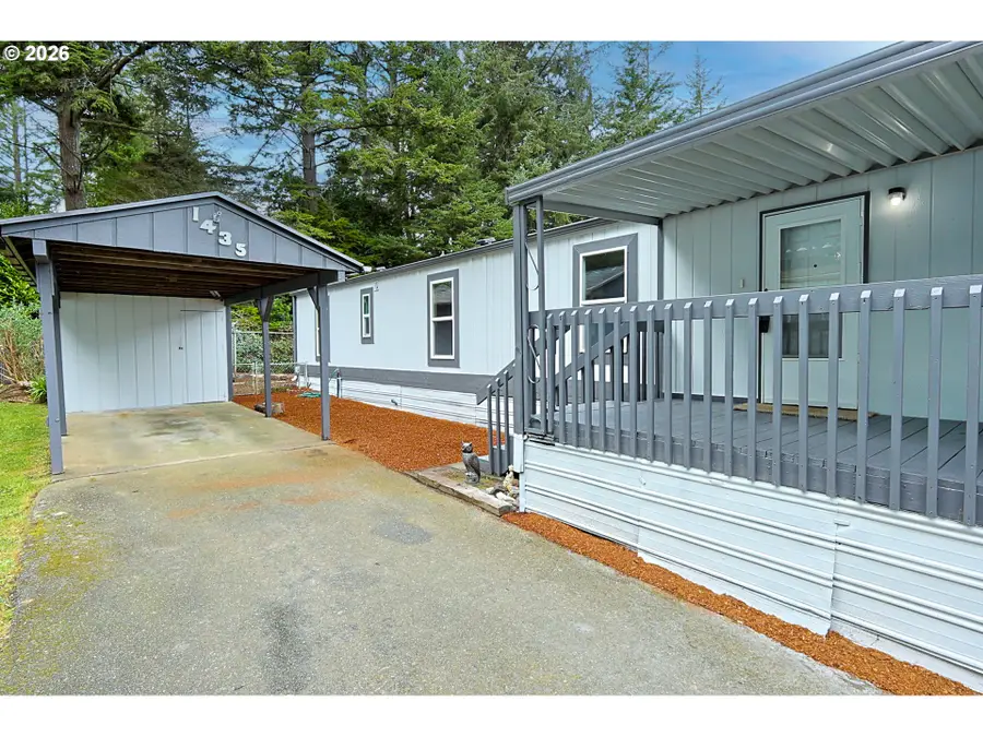 1435 Ventana Ct, Coos Bay, OR 97420 - #2