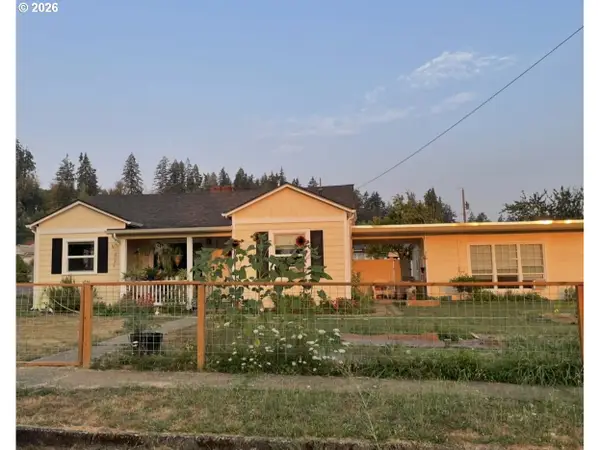 914 4th Ave, SweetHome, OR 97386