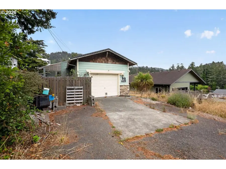 29785 Turner St, Gold Beach, OR 97444 - #3