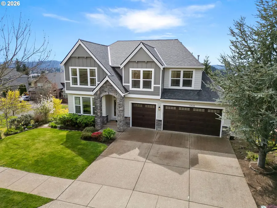 10928 SE Lenore St, Happy Valley, OR 97086 - #2