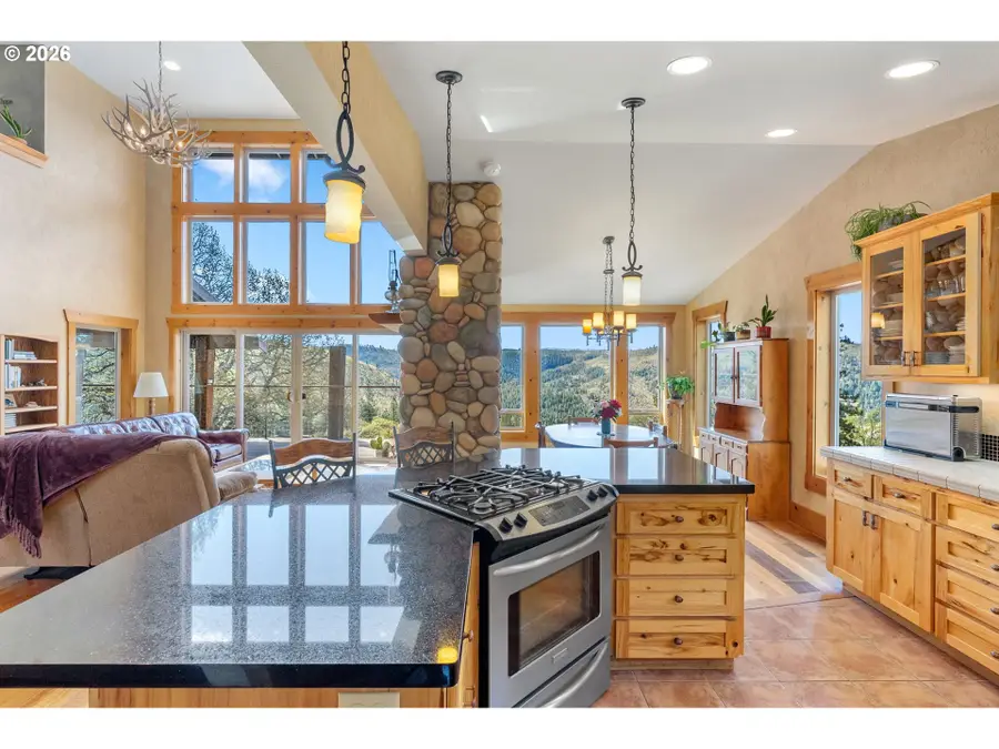 115 Wahkiacus Heights Rd, Wahkiacus, WA 98670 - #3