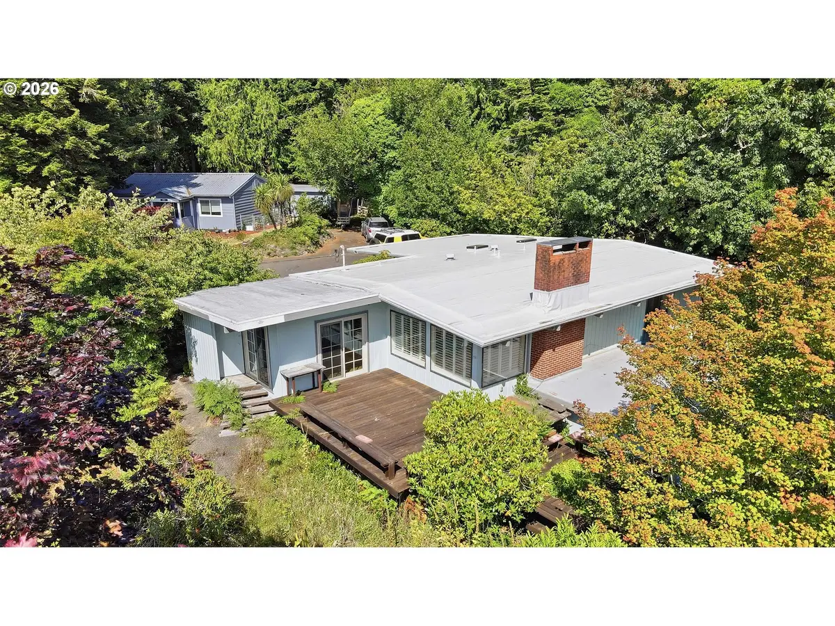 1159 E 1st Pl, Coquille, OR 97423 - #1