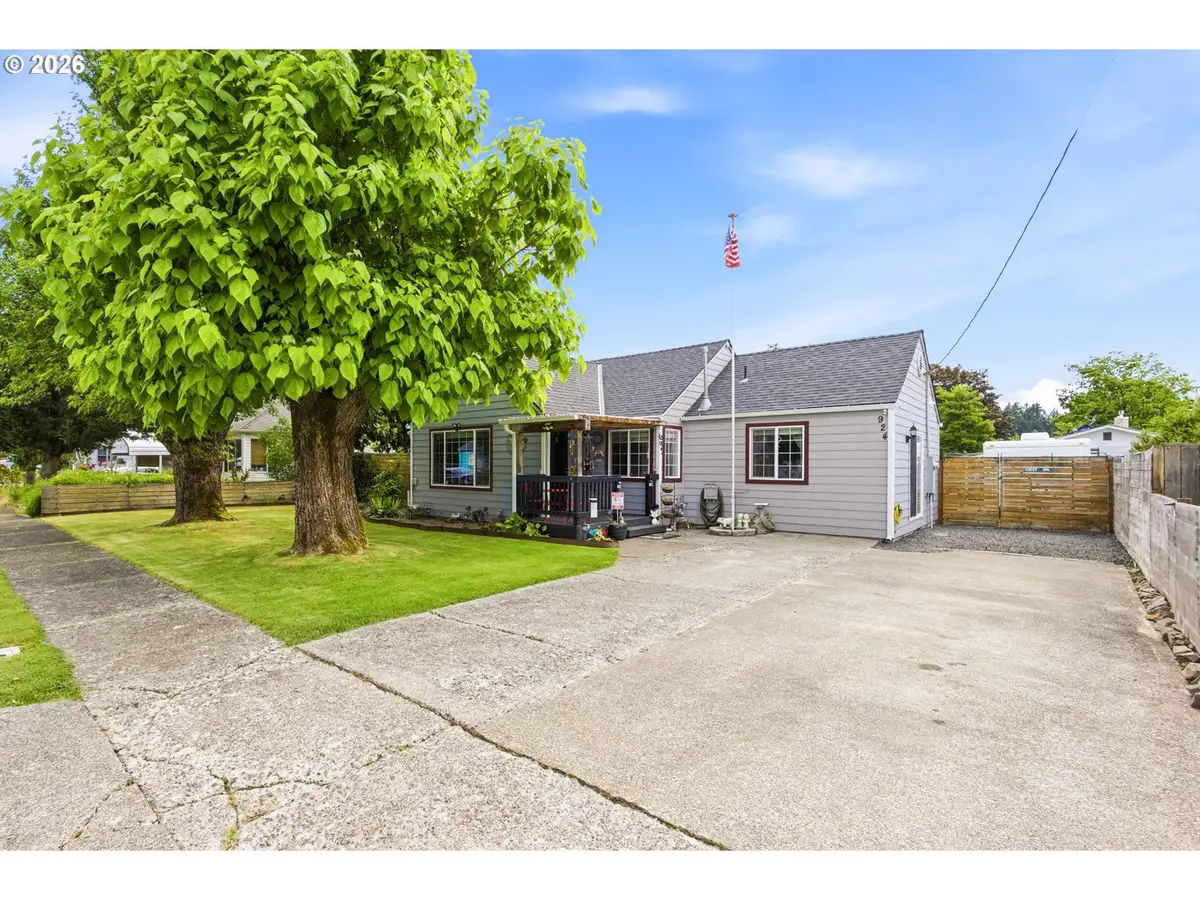 924 7th Ave, Sweet Home, OR 97386 - #1