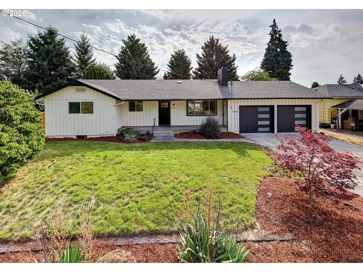 1060 Cowlitz View Ct, Castle Rock, WA 98611 - #1