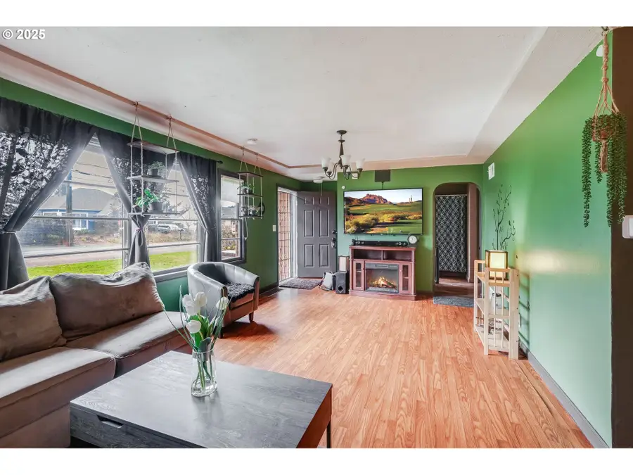 12413 SE Mill St, Portland, OR 97233 - Image #2