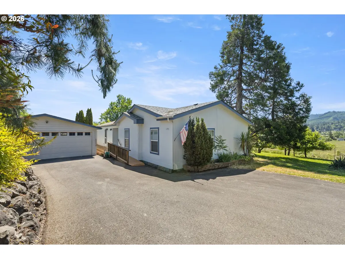 1971 E Sixth Ave, Sutherlin, OR 97479 - #1