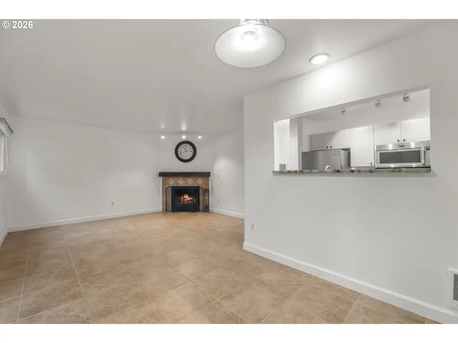 20050 Snowdrop Ct #1, Northwest Clackamas, OR 97068 - #3