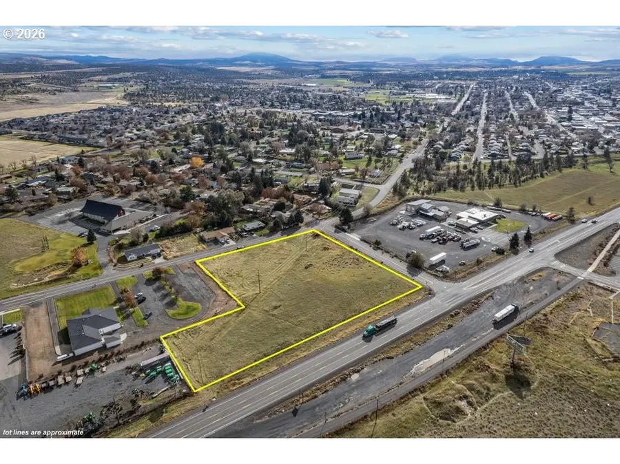 NE Chestnut St, Madras, OR 97741 - #3