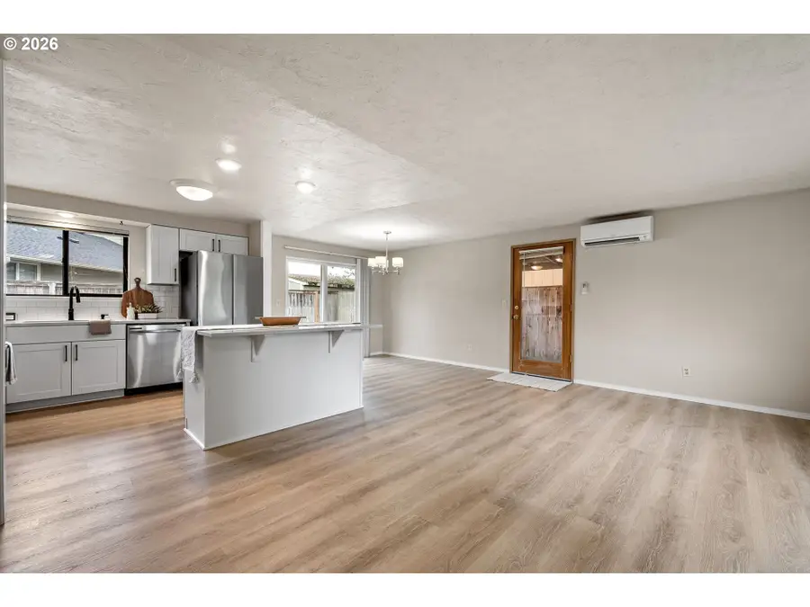 3361 Honeywood St, Eugene, OR 97408 - #3