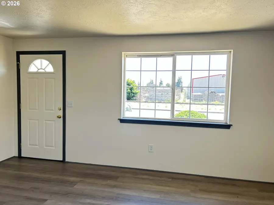 1467 W Locust St, Stayton, OR 97383 - #3