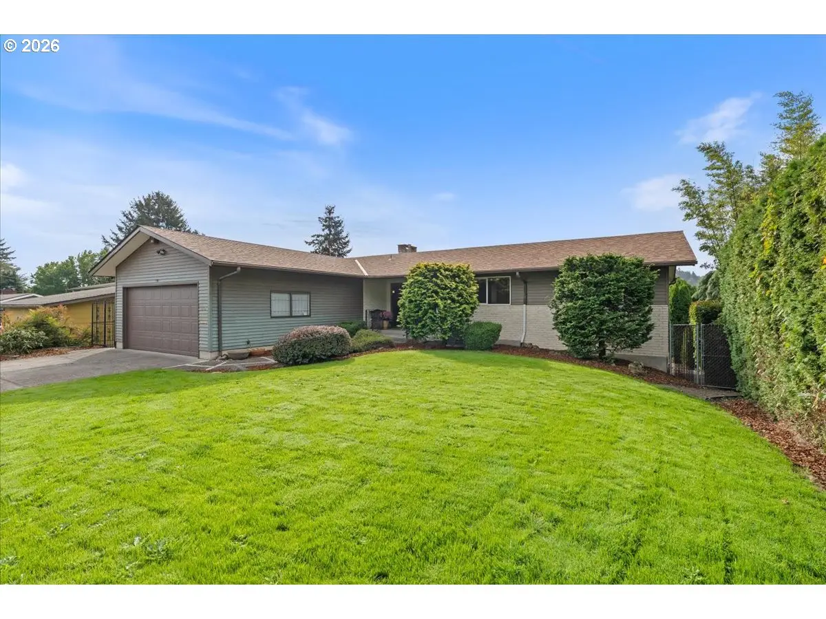 880 NW 3rd St, Gresham, OR 97030 - #1