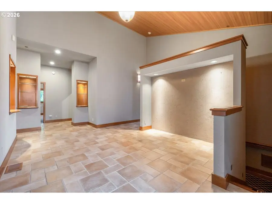 2815 Arrowhead Ct, Lake Oswego, OR 97034 - Image #2