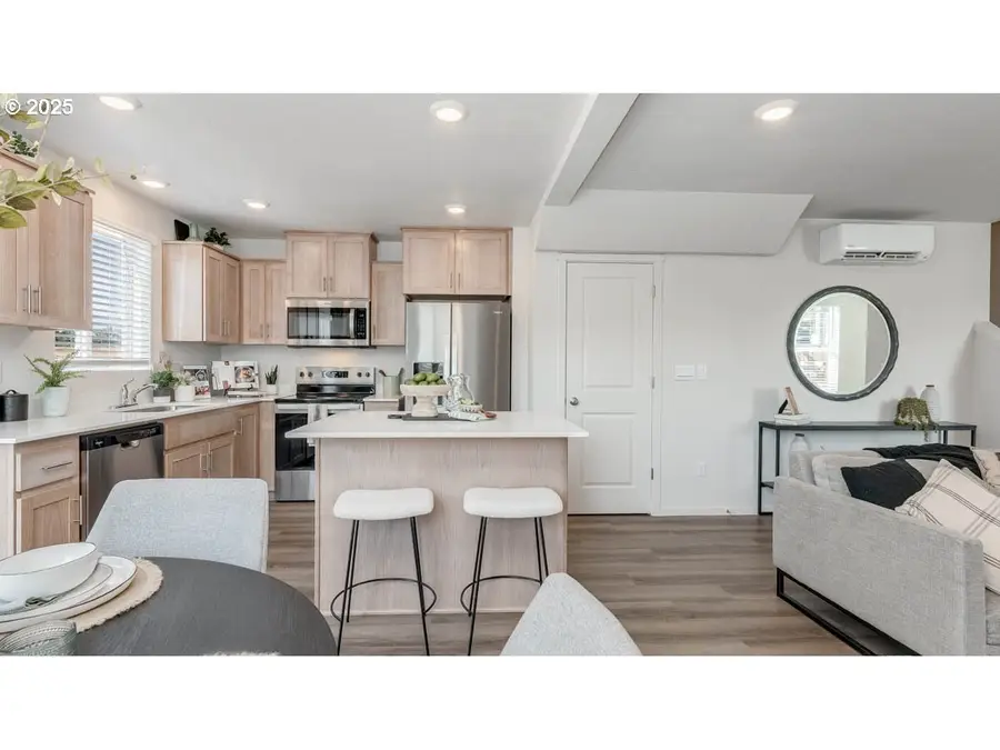 6195 SE 16th St, Gresham, OR 97080 - #3