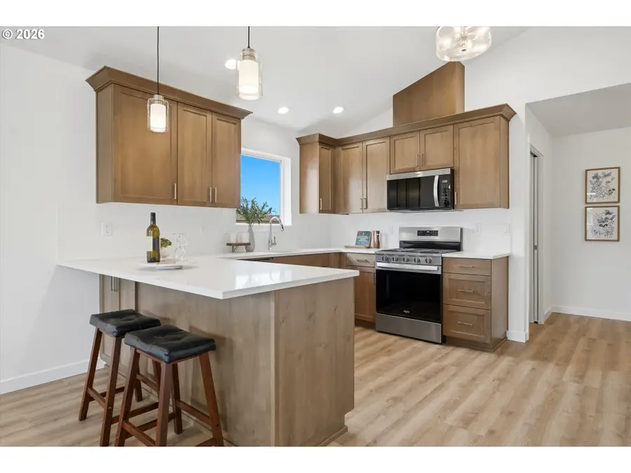 1531 SE Hankel St, Dallas, OR 97338 - #3