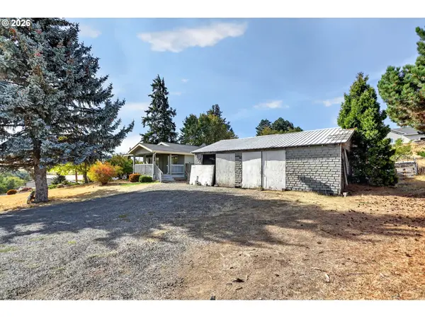 402 Jefferson St, Moro, OR 97039