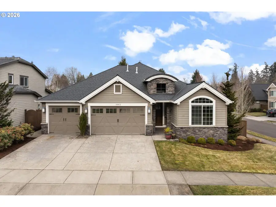 3882 SE Pipers Dr, Hillsboro, OR 97123 - Image #2