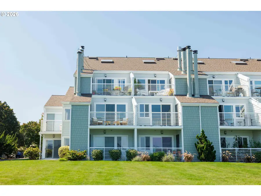 125 N Hayden Bay Dr, Portland, OR 97217 - #2
