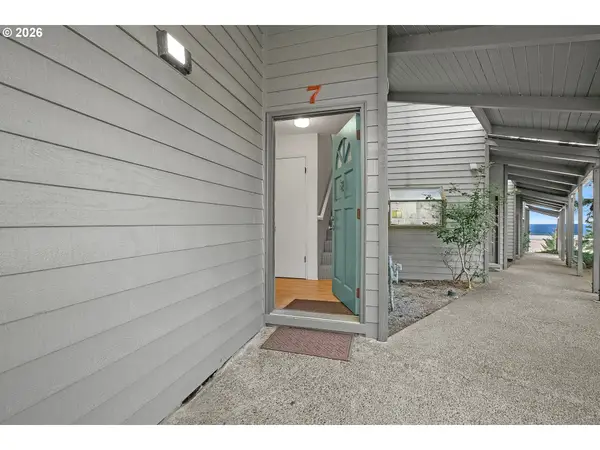 3250 NW Oceanview Dr #7, Newport, OR 97365