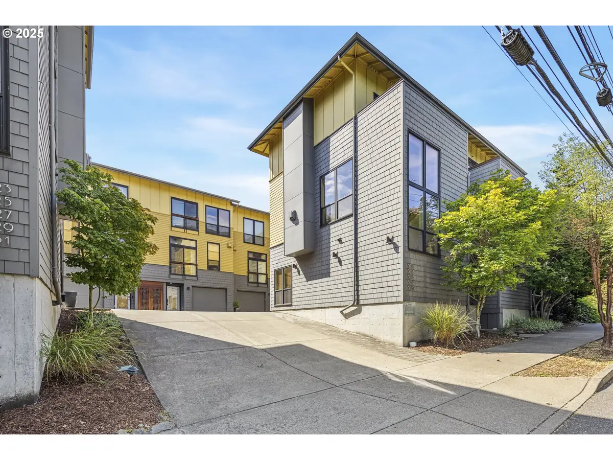 5115 S Corbett Ave #H, Portland, OR 97239 - Image #1