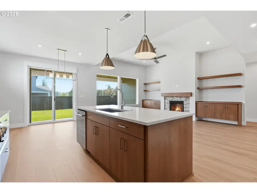 1832 S Pepperwood St, Canby, OR 97013 - #3