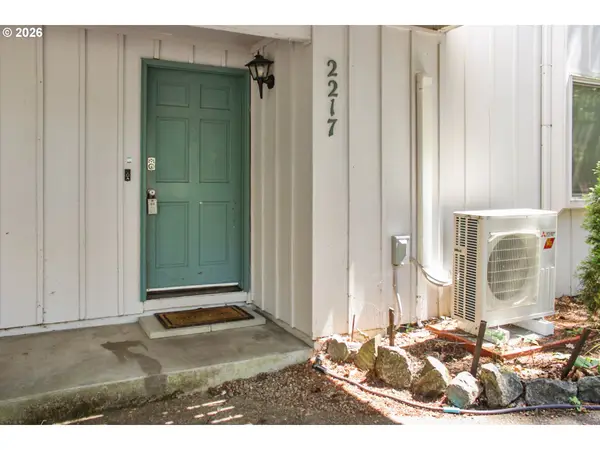 2217 Hawkins Ln, Eugene, OR 97405