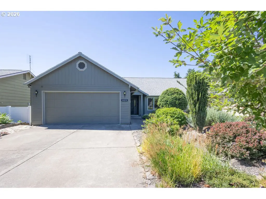 809 Sieverkropp Dr, Hood River, OR 97031 - #1