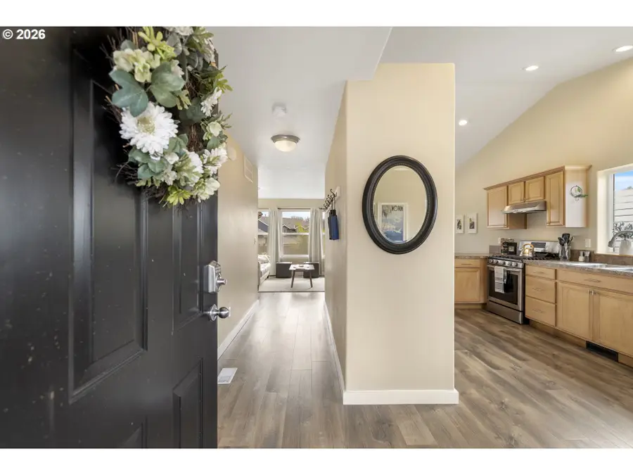 131 SW Oliver Ct, Dundee, OR 97115 - #2