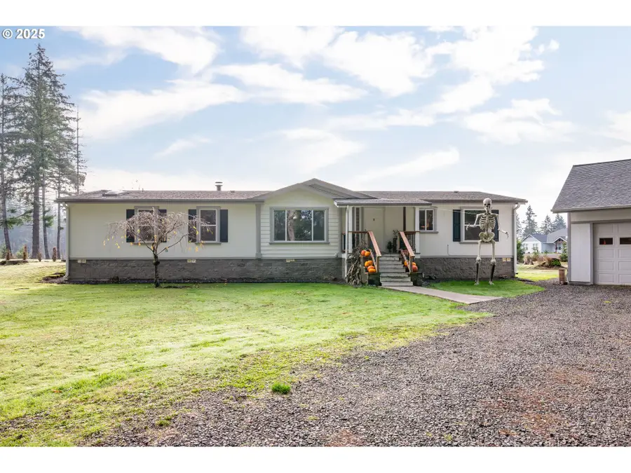 200 Studebaker Spur 3, Castle Rock, WA 98611 - Image #2